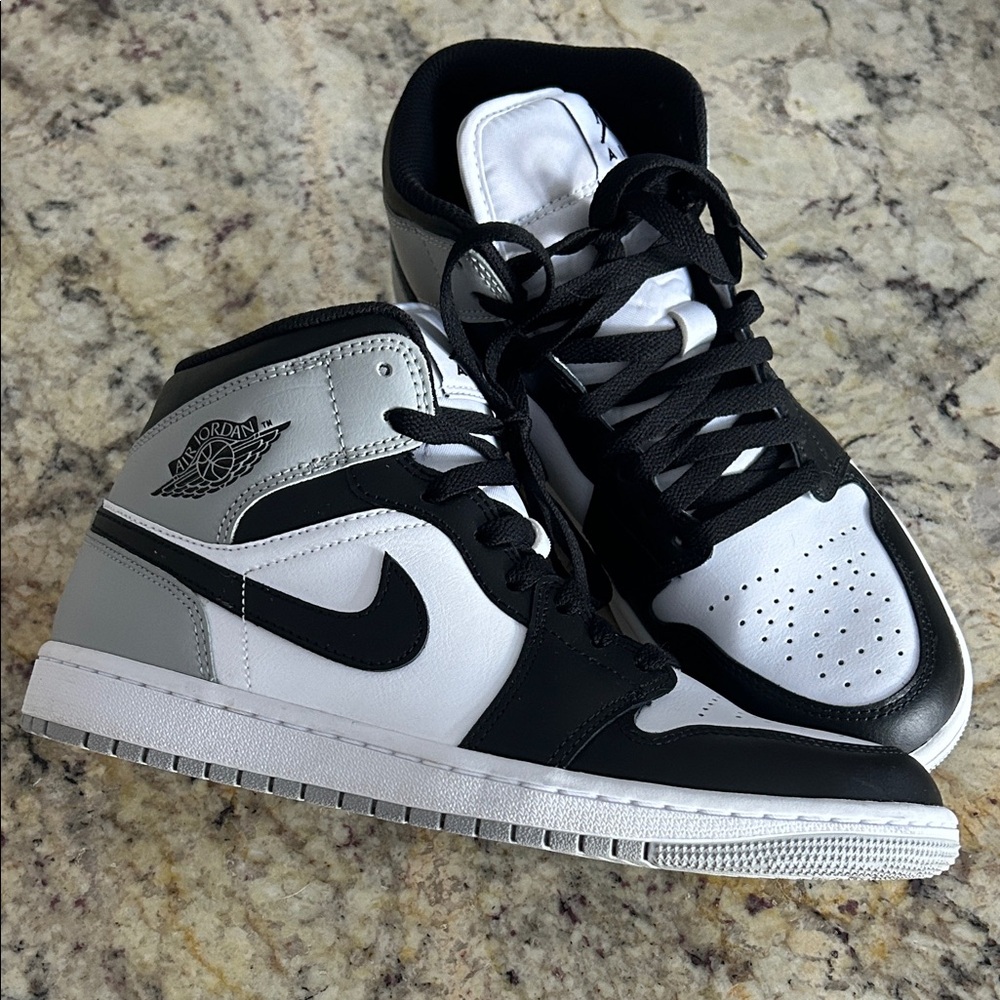 Air Jordan Retro 1 Mid Men’s